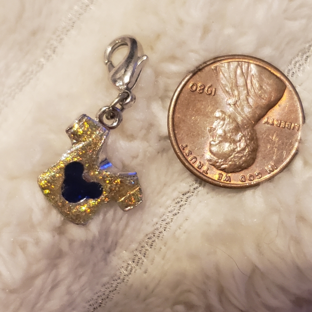 2/$39 Disney Genuine Glitter Mickey Mouse Shirt charm Bead Deadstock - Picture 5 of 7